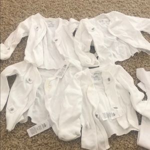 4 newborn white long sleeve tops with gloves